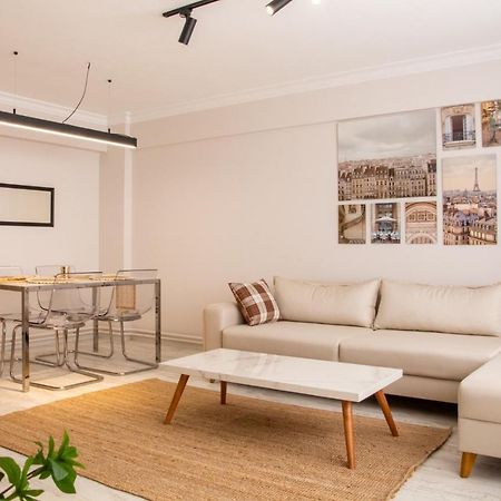 Gorgeous Flat With Balcony In Izmir Konak Apartment Luaran gambar